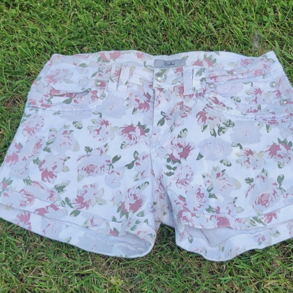 Suko denim white floral shorts